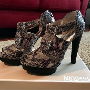 Michael Kors platform pumps